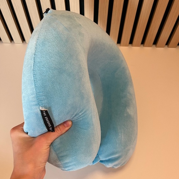 TRAVEL NECK PILLOW - Picture 2 of 2